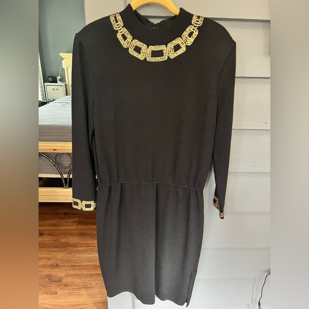 St. JOHN Evening dress with beading sz 10 Beautiful ๐ค perfect condition! - Picture 2 of 16